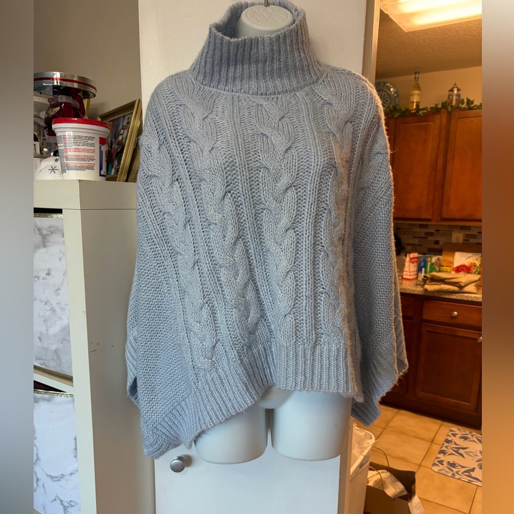 Cozy cropped Cable Knit Turtleneck Sweater - Gray